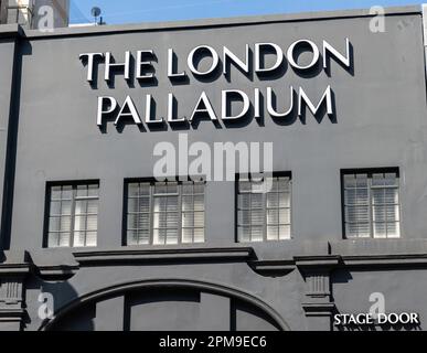 Nach London. UK- 04.09.2023. Das Namensschild und die Fassade des London Palladium Theaters. Stockfoto