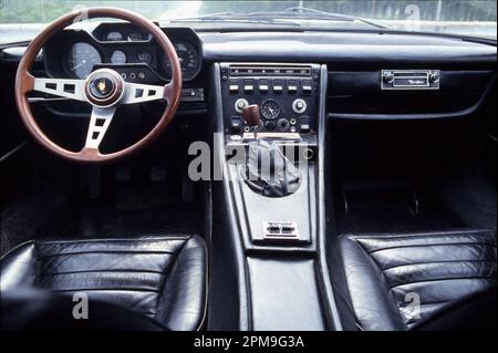 Bologna, Italien. 12. April 2023. Sant'Agata Bolognese, Bologna, Italien, 12. April 2023, 1968 Lamborghini Espada während Automobili Lamborghini - Historical Motors Credit: Live Media Publishing Group/Alamy Live News Stockfoto