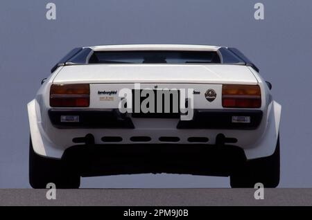 Bologna, Italien. 12. April 2023. Sant'Agata Bolognese, Bologna, Italien, 12. April 2023, 1976 Lamborghini Silhouette bei Automobili Lamborghini - Historical Motors Credit: Live Media Publishing Group/Alamy Live News Stockfoto