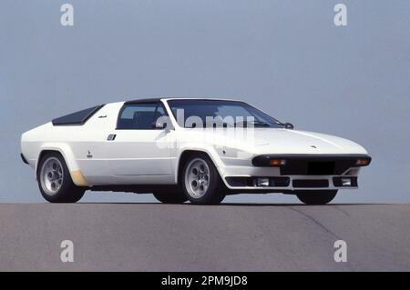 Bologna, Italien. 12. April 2023. Sant'Agata Bolognese, Bologna, Italien, 12. April 2023, 1976 Lamborghini Silhouette bei Automobili Lamborghini - Historical Motors Credit: Live Media Publishing Group/Alamy Live News Stockfoto