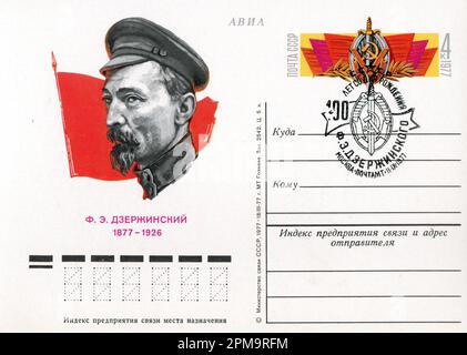 Felix Edmundovich Dzerzhinsky (Polnisch: Feliks Dzierżyński; Russisch: Фе́ликс Эдму́ндович Дзержи́нский; 11. September [O.S. 30. August] 1877 – 20. Juli 1926), mit dem Spitznamen "Iron Felix", war ein bolschewistischer Revolutionär und Beamter, geboren im polnischen Adel. FDC Old Vintage Postkarte der UdSSR, 1977. Stockfoto