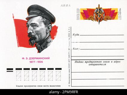 Felix Edmundovich Dzerzhinsky (Polnisch: Feliks Dzierżyński; Russisch: Фе́ликс Эдму́ндович Дзержи́нский; 11. September [O.S. 30. August] 1877 – 20. Juli 1926), mit dem Spitznamen "Iron Felix", war ein bolschewistischer Revolutionär und Beamter, geboren im polnischen Adel. Alte Vintage-Postkarte der UdSSR, 1977. Stockfoto