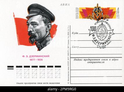Felix Edmundovich Dzerzhinsky (Polnisch: Feliks Dzierżyński; Russisch: Фе́ликс Эдму́ндович Дзержи́нский; 11. September [O.S. 30. August] 1877 – 20. Juli 1926), mit dem Spitznamen "Iron Felix", war ein bolschewistischer Revolutionär und Beamter, geboren im polnischen Adel. FDC Old Vintage Postkarte der UdSSR, 1977. Stockfoto