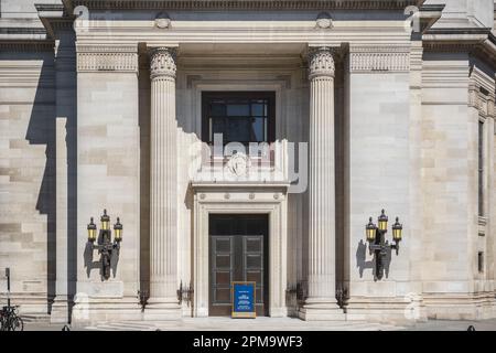 Vordereingang der Freemasons Hall, mit klassischem Art déco-Architekturstil Stockfoto