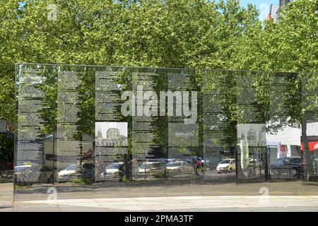 Spiegelwand, Holocaust-Mahnmal, Hermann-Ehlers-Platz, Steglitz, Berlin, Deutschland Stockfoto