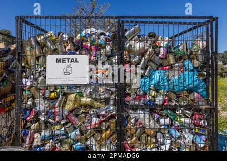 Recycling-Sammelstelle in Panagra, Zypern Stockfoto