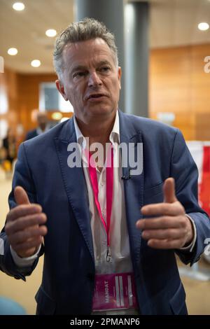 Marseille, Frankreich. 8. April 2023. Fabien Roussel wird vor dem Betreten des Kongress-Auditoriums gesehen. Der 39. Kongress der französischen Kommunistischen Partei (PCF) findet vom 7. Bis 10. April 2023 in Marseille statt. Sie ernennt Fabien Roussel zu ihrem Anführer. (Kreditbild: © Laurent Coust/SOPA Images via ZUMA Press Wire) NUR REDAKTIONELLE VERWENDUNG! Nicht für den kommerziellen GEBRAUCH! Stockfoto