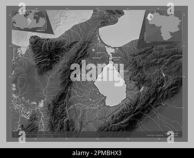 Zulia, Staat Venezuela. Grauskala-Höhenkarte mit Seen und Flüssen. Standorte und Namen der wichtigsten Städte der Region. Lage der Zusatzgeräte an der Ecke Stockfoto