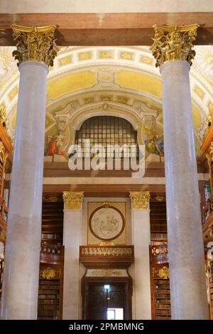 Wien, Prunksaal der Österreichischen Nationalbibliothek, Johann Fischer von Erlach 1723 // Wien, Staatssaal der Österreichischen Nationalbibliothek, Johann Stockfoto