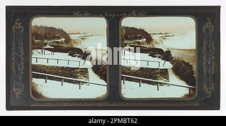 Foto, Winter Niagara Falls, allgemeiner Blick von der amerikanischen Seite; Frederic und William Langenheim (Vereinigte Staaten); Glas stereoskopische Transparenz, schwarzes Band, Pinsel und weiß-goldene Farbe; 8,3 x 17,5 cm (3 1/4 x 6 7/8 Zoll) Stockfoto