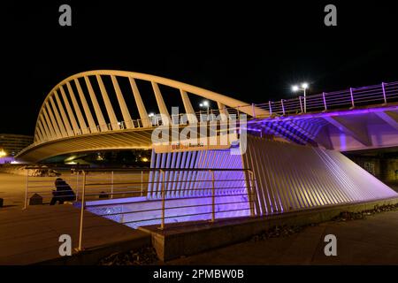 Spanien, Valencia, Alameda-Brücke und Abgang zur U-Bahn-Station von Santiago Calatrava, 1995 // Spanien, Valencia, Alameda-Brücke und Eingang zur ME Stockfoto