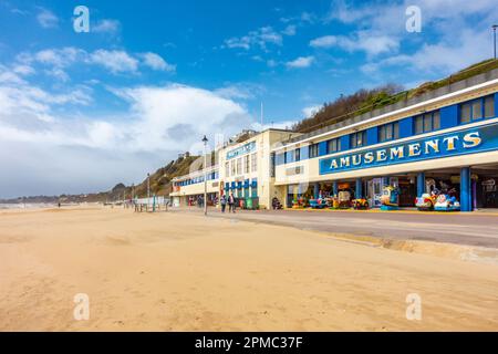 Eine Spielhalle am Bournemouth Beach in Dorset, Großbritannien Stockfoto