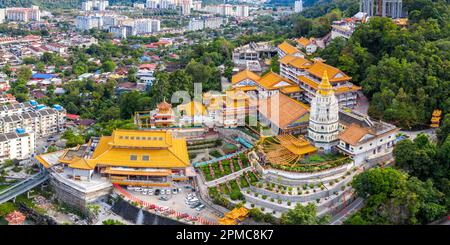 KEK Lok Si Tempel aus der Vogelperspektive Fotopanorama auf Penang Island in Malaysia Stockfoto