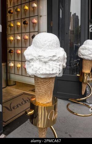 Venchi Chocolate and Ice Cream Shop Beschilderung, 861 Broadway, 2023, New York City Stockfoto