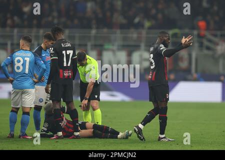 Mailand, Italien. 12. April 2023. Fikayo Tomori von AC Mailand Gesten während des Viertelfinals der UEFA Champions League 2022/23 – Fußballspiel der ersten Etappe zwischen AC Mailand und SSC Neapel im San Siro Stadium, Mailand, Italien am 12. April 2023 Kredit: Live Media Publishing Group/Alamy Live News Stockfoto