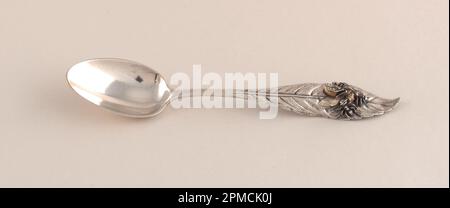 Demi-tasse Spoon (Frankreich); hergestellt von Charles Victor Gibert (Frankreich); Silber, vergoldet; L x B x T: 13,4 x 2,5 x 1,6 cm (5 1/4 x 1 x 5/8 Zoll) Stockfoto