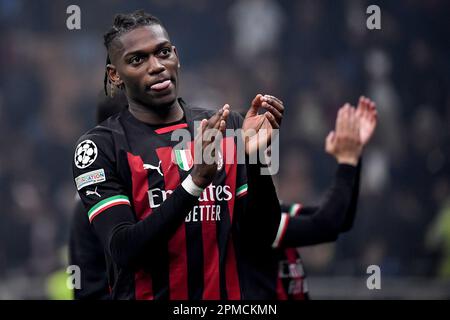 Mailand, Italien. 12. April 2023. Rafael Leao vom AC Mailand feiert am 12. 2023. April im Stadion San Siro in Mailand (Italien) am Ende des Fußballspiels der Champions League zwischen dem AC Mailand und der SSC Napoli. Foto Andrea Staccioli/Insidefoto Credit: Insidefoto di andrea staccioli/Alamy Live News Stockfoto