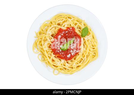 Spaghetti isoliert auf weißem Hintergrund mit Blick von oben Essen Sie aus Italien Pasta-Mittagessen mit Tomatensauce Stockfoto