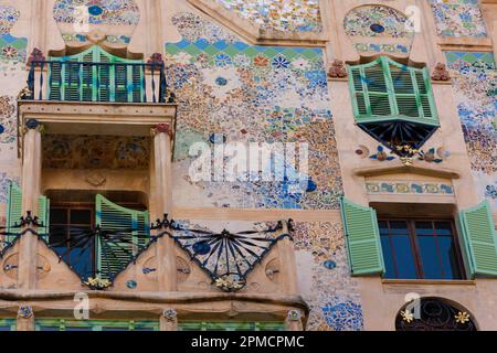 Palma, Mallorca, Balearen, Spanien. 21. Juli 2022 - Can Forteza Rey-Gebäude, modernistisch oder Jugendstil, ähnlich den architektonischen Werken Stockfoto