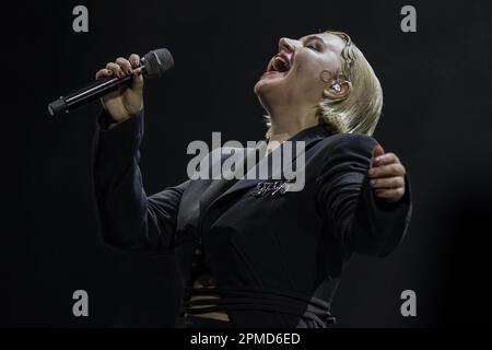 LONDON, ENGLAND: Rebecca Lucy Taylor alias Self Eigner tritt im Hammersmith Apollo auf. Mit: Rebecca Lucy Taylor, Self esteem wo: London, Großbritannien, wenn: 11. März 2023 Kredit: Neil Lupin/WENN Stockfoto