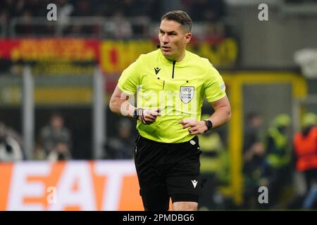 Istvan Kovacs (Schiedsrichter) während der UEFA Champions League, Viertelfinale, 1.-teiliges Fußballspiel zwischen AC Mailand und SSC Neapel am 12. April 2023 im Stadion San Siro in Mailand, Italien - Foto Luca Rossini/E-Mage Stockfoto