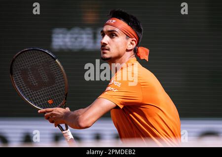 Monte Carlo, Monaco. 12. April 2023. Monte-Carlo Country Club MONTE-CARLO, MONACO - 12. APRIL: Lorenzo Sonego von Italien im Kampf gegen Daniil Medvedev am 4. Tag der Rolex Monte-Carlo Masters im Monte-Carlo Country Club am 12. April 2023 in Monte-Carlo, Monaco. (Foto: Marcio Machado/Eurasia Sport Images/SPP) (Marcio Machado/Eurasia Sport Images/SPP) Kredit: SPP Sport Press Photo. Alamy Live News Stockfoto