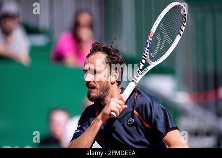 Monte Carlo, Monaco. 12. April 2023. Monte-Carlo Country Club MONTE-CARLO, MONACO - 12. APRIL: Daniil Medvedev spielt am 4. Tag der Rolex Monte-Carlo Masters im Monte-Carlo Country Club am 12. April 2023 in Monte-Carlo, Monaco, gegen Lorenzo Sonego von Italien. (Foto: Marcio Machado/Eurasia Sport Images/SPP) (Marcio Machado/Eurasia Sport Images/SPP) Kredit: SPP Sport Press Photo. Alamy Live News Stockfoto