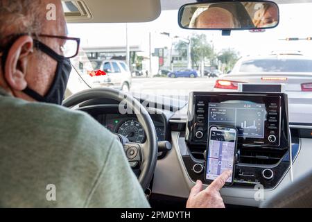 Miami Florida, Uber-Fahrer Auto Fahrzeug, männlicher Mann, Erwachsene, Einwohner, lateinamerikanischer Latino, ethnische Zugehörigkeit, Einwanderer Stockfoto