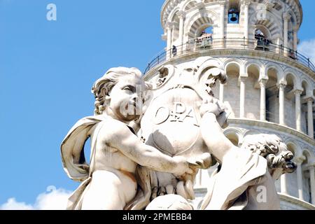 Der Schiefe Turm von Pisa, weltweit bekannt für seine unbeabsichtigte Neigung, Provinz Pisa, Italien, Europa Stockfoto