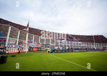 Buenos Aires, Argentinien. 12. April 2023. San Lorenzo-Fans, die während eines Spiels zwischen San Lorenzo und Boca Juniors im Rahmen des Liga Profesional de Futbol 2023 im Pedro Bidegain Stadium gesehen wurden. Endstand San Lorenzo 1:0 Boca Juniors. Kredit: SOPA Images Limited/Alamy Live News Stockfoto