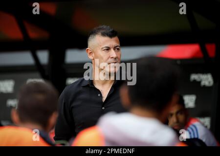 Buenos Aires, Argentinien. 12. April 2023. Jorge Almiron von Boca Juniors, gesehen während eines Spiels zwischen San Lorenzo und Boca Juniors als Teil des Liga Profesional de Futbol 2023 im Pedro Bidegain Stadion. Endstand San Lorenzo 1:0 Boca Juniors. Kredit: SOPA Images Limited/Alamy Live News Stockfoto