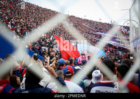 Buenos Aires, Argentinien. 12. April 2023. San Lorenzo-Fans, die während eines Spiels zwischen San Lorenzo und Boca Juniors im Rahmen des Liga Profesional de Futbol 2023 im Pedro Bidegain Stadium gesehen wurden. Endstand San Lorenzo 1:0 Boca Juniors. Kredit: SOPA Images Limited/Alamy Live News Stockfoto