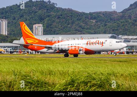 Penang, Malaysia - 8. Februar 2023: Firefly Boeing 737-800 Flugzeug am Penang Flughafen in Malaysia. Stockfoto