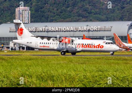 Penang, Malaysia - 8. Februar 2023: Malindo Air ATR 72-600 Flugzeug am Penang Flughafen in Malaysia. Stockfoto
