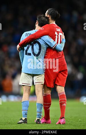 England, Manchester - 11. April 2023 - Bernardo Silva von Manchester City und Leroy Saneo vom FC Bayern Munchen während des UEFA Champions League Viertels- Stockfoto