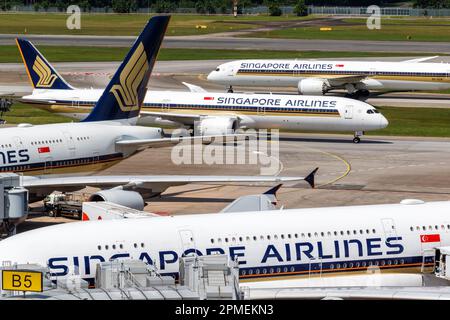 Changi, Singapur - 3. Februar 2023: Singapore Airlines Flugzeuge am Changi Airport (SIN) in Singapur. Stockfoto