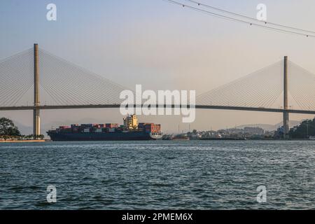 Hängebrücke, Halong Stadt, Halong Bucht, Vietnam Stockfoto