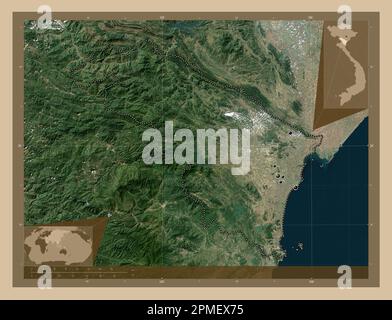 Thanh Hoa, Provinz Vietnam. Satellitenkarte mit niedriger Auflösung. Standorte der wichtigsten Städte der Region. Eckkarten für zusätzliche Standorte Stockfoto