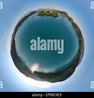 360-Grad-Blick auf den Bleder See in Slowenien. Stockfoto