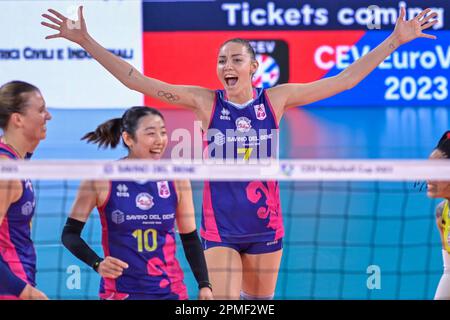 PalaWanny, Florenz, Italien, 12. April 2023, Elena Pietrini (Savino Del Bene Scandicci) feiert beim Finale: Savino Del Bene Scandicci gegen CS Vol Stockfoto