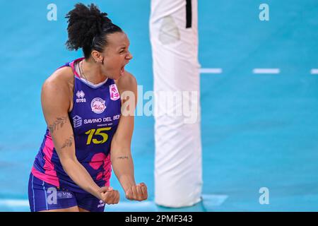 PalaWanny, Florenz, Italien, 12. April 2023, Haleigh Washington (Savino Del Bene Scandicci) feiert beim Finale Savino Del Bene Scandicci gegen CS Stockfoto