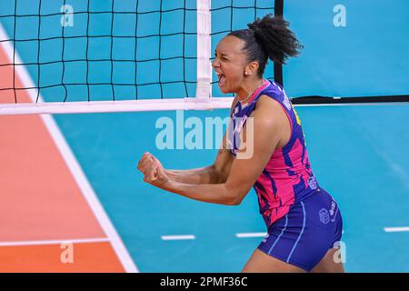 PalaWanny, Florenz, Italien, 12. April 2023, Haleigh Washington (Savino Del Bene Scandicci) feiert beim Finale Savino Del Bene Scandicci gegen CS Stockfoto