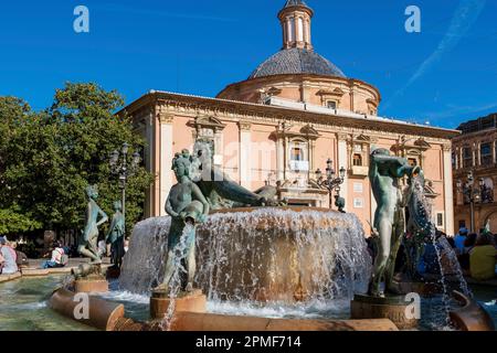 Spanien, Valencia, Altstadt, Plaza de la Virgen mit Turia-Brunnen, der Kathedrale St. Maria von Valencia und der Real Basilica De Nuestra Senora De Los Desamparados Stockfoto