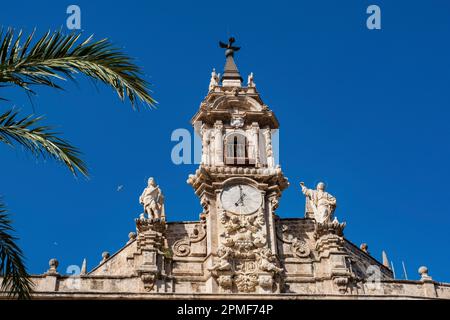 Spanien, Valencia, das historische Zentrum der Fußgängerzone, Der Marktplatz (Plaça del Mercat), die Kirche Sant Joan del Mercat (Església de Sant Joan del Mercat) Stockfoto