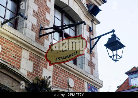 Frankreich, Nord, Lille, Place aux Oignons, Metallplatte eines Estaminets Stockfoto