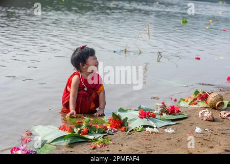 Die Bewohner indigener Gemeinschaften in den Chittagong Hill Tracts feiern das dreitägige Biju Festival, das Teil ihrer Neujahrsfeier ist. Stockfoto