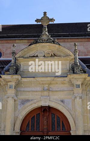 Frankreich, Doubs, Morteau, Kirche Notre Dame de l Assomption aus dem 15. Jahrhundert, Tor Stockfoto