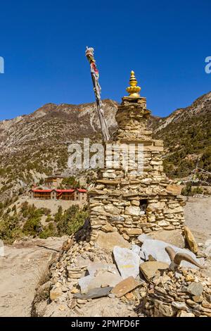 Nepal, Annapurna Conservation Area Project, buddhistischer Tempel in Khangsar auf dem Weg zum Tilicho See Stockfoto