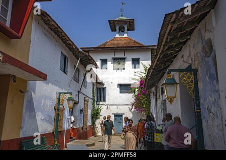 Indien, Kerala, Kochi, Paradesi Synagoge Uhrenturm Stockfoto