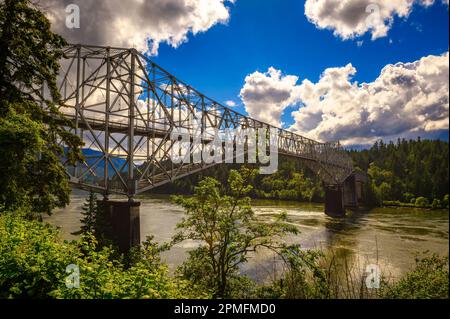 Bridge of the Gods über dem Columbia River in Cascade Locks, Oregon Stockfoto